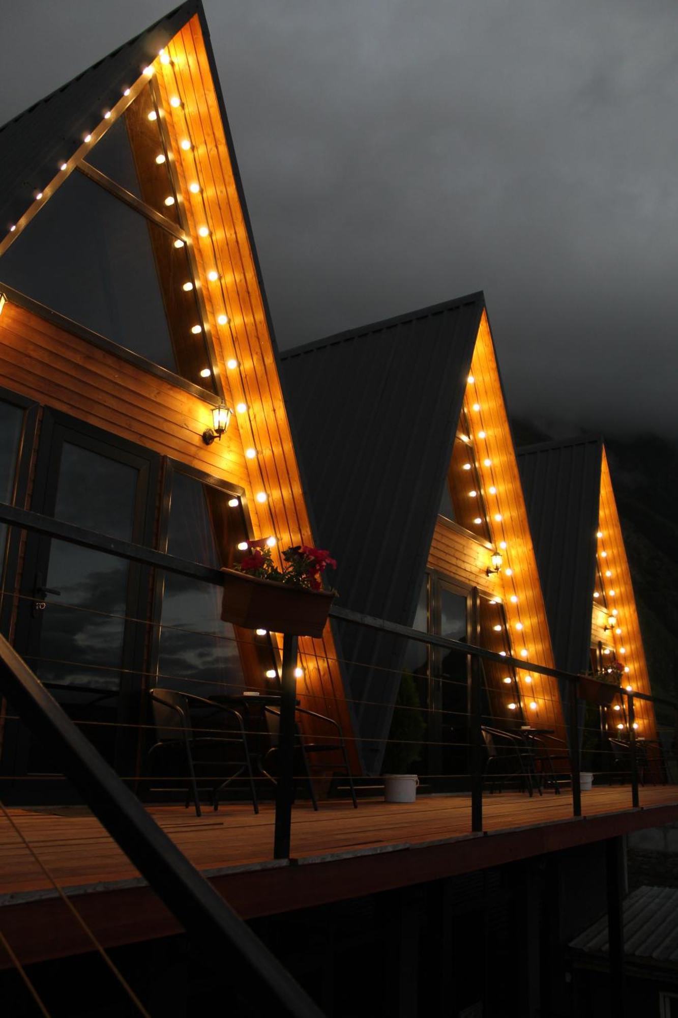 Hotel Pyramid Kazbegi Extérieur photo