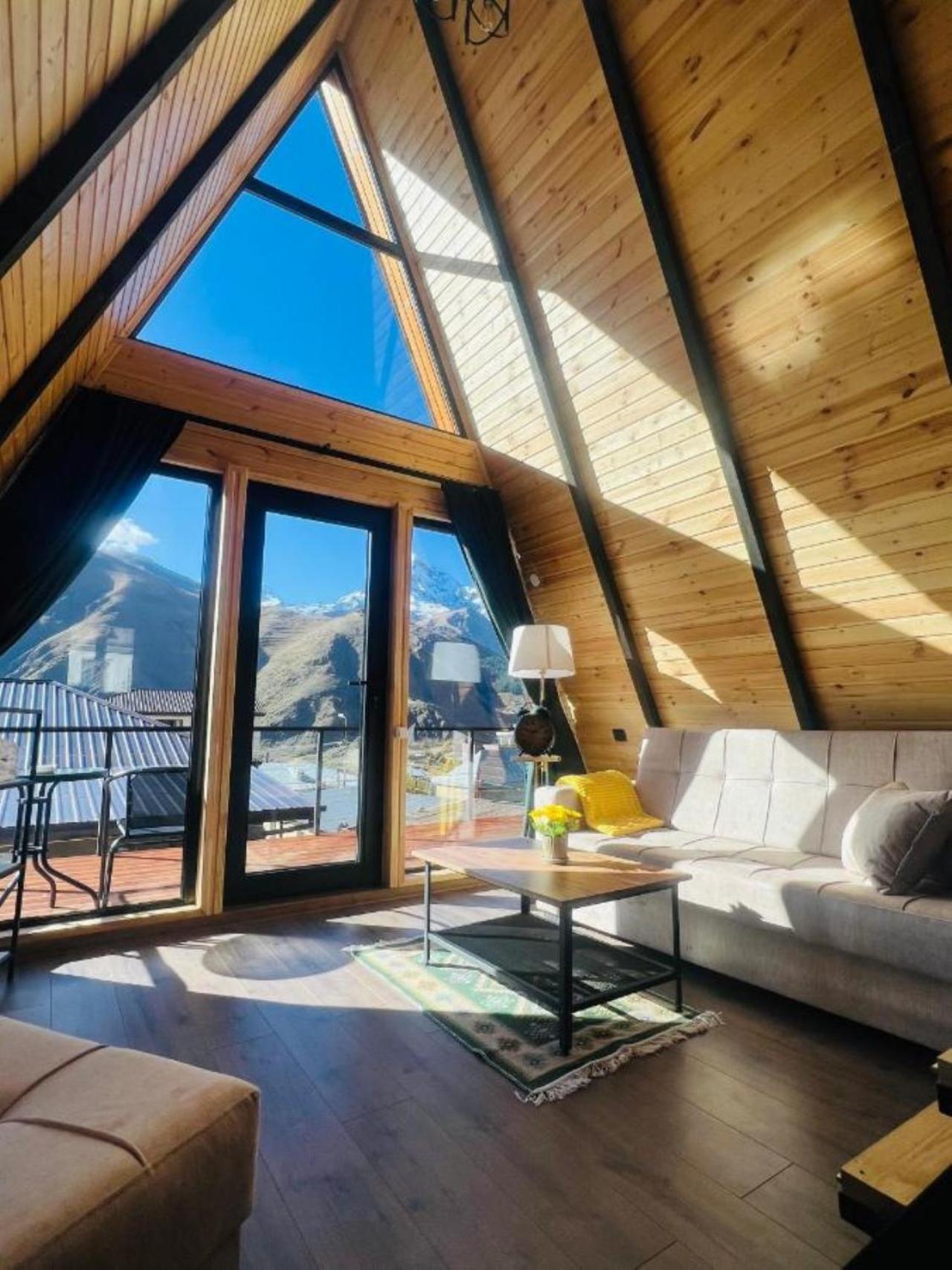 Hotel Pyramid Kazbegi Extérieur photo
