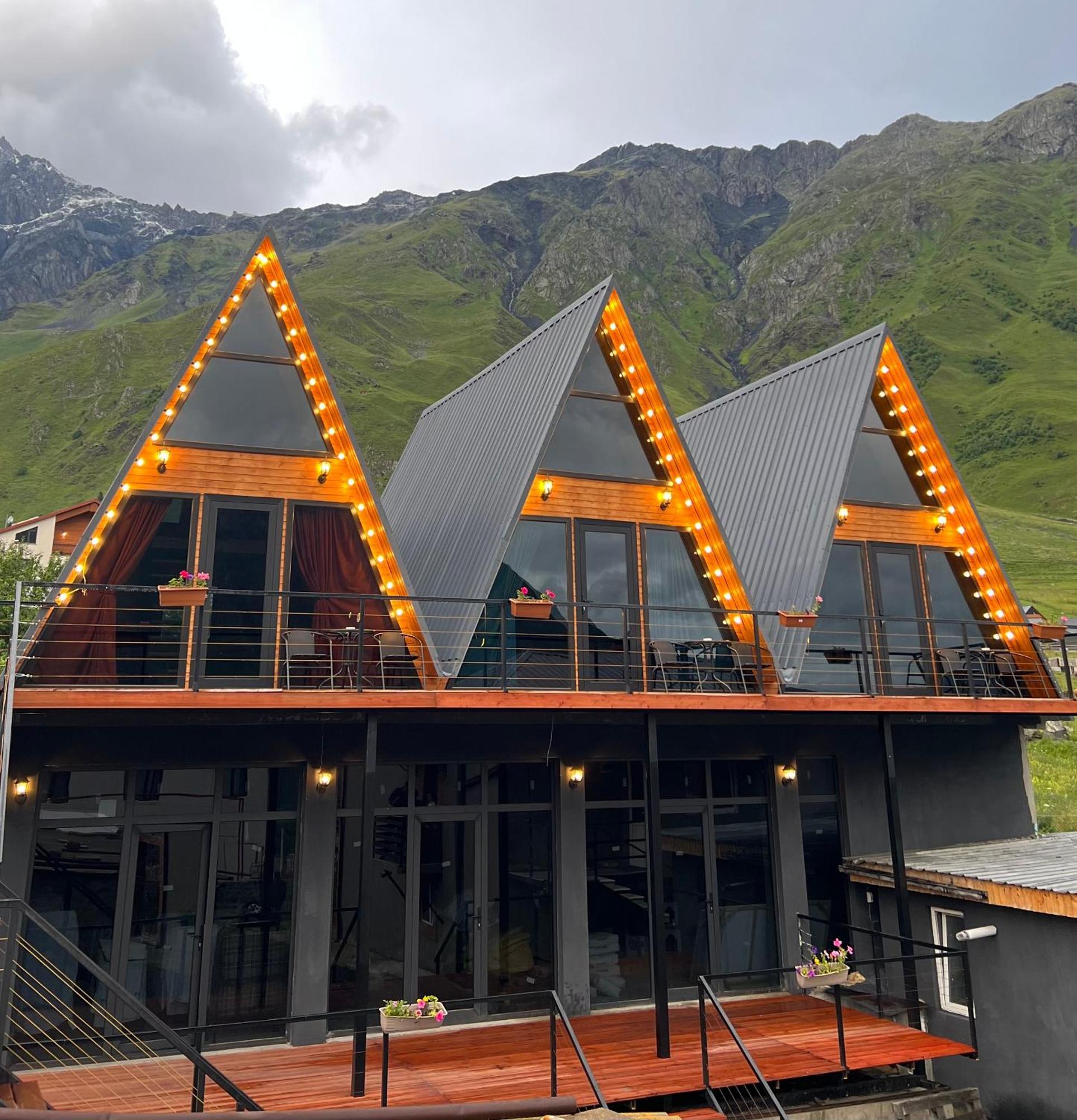 Hotel Pyramid Kazbegi Extérieur photo